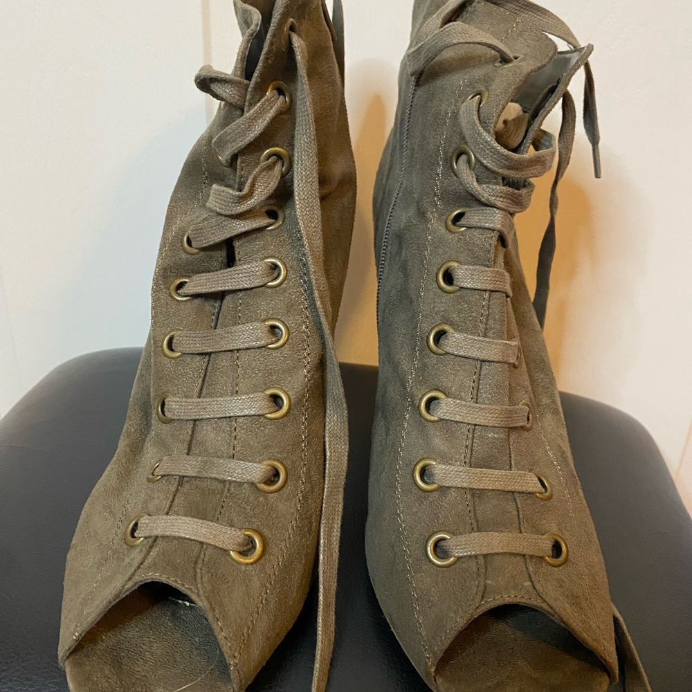 Lace-Up Peep Toe Ankle Boots - Brown